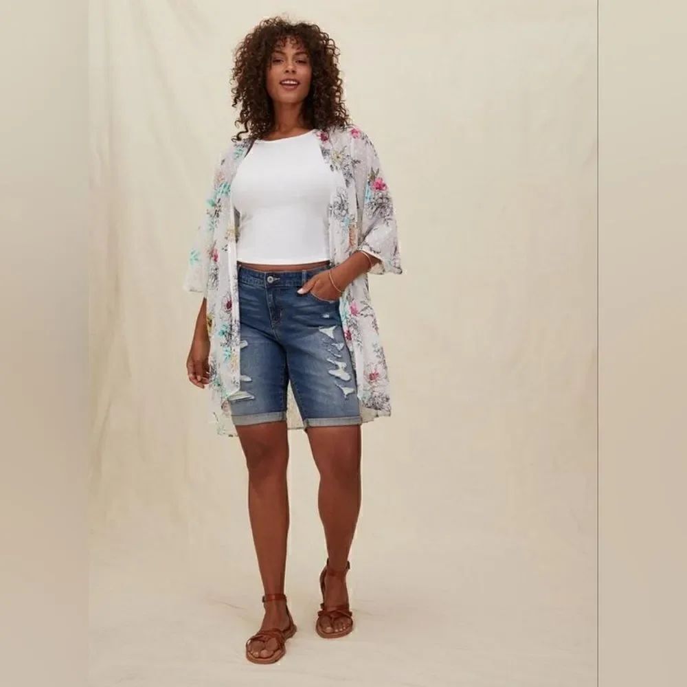 Torrid Women's White Floral Swiss Dot Hi-Low Kimono Size 1/2